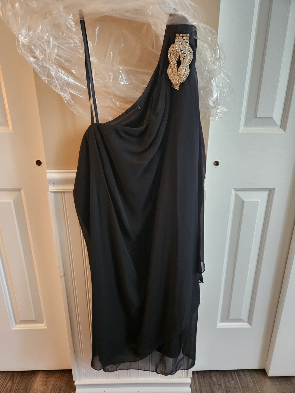 Black One-Shoulder Evening Dress with Crystal Accent